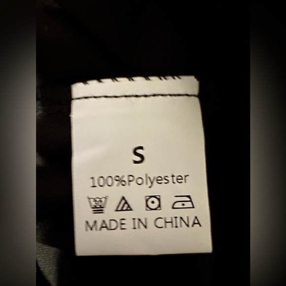 Hocus Pocus “I Smell Children” Tee - Picture 4 of 6